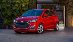 Rẻ hơn Kia Morning hàng chục triệu, Chevrolet Spark gây 'sốt' thị trường xe đô thị