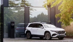 Tin xe hot nhất 23/4: Mercedes-Benz EQB trình làng, Toyota Corolla Cross chạy lướt giá bất ngờ