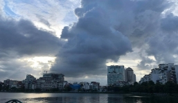 Dự báo thời tiết 4/7: Hà Nội có nơi có mưa, trời nắng nóng