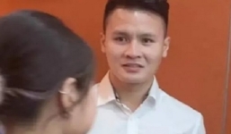 Quang Hải khó giấu cảm xúc lạ khi được fangirl xinh đẹp tiếp cận 