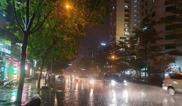 Cảnh báo đêm nay mưa dông cục bộ, kèm theo lốc, gió giật mạnh trên cả nước