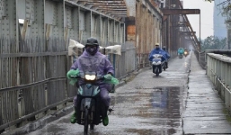 Dự báo thời tiết 16/8: Bắc Bộ tiếp tục mưa rải rác, Miền Trung nắng nóng 