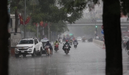 Dự báo thời tiết 27/8: Cảnh báo mưa lớn khắp Hà Nội kèm theo dông, lốc