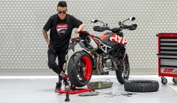 Tin xe hot nhất 8/9: Cận cảnh mô tô 6 tỷ của Minh Nhựa, Mitsubishi giảm giá 5 mẫu xe