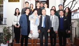 Loạt khoảnh khắc Lệ Quyên - Hà Hồ ‘tránh mặt’ khi chụp ảnh chung, Lâm Bảo Châu - Kim Lý thân thiết đến lạ?