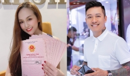 Vợ Tuấn Hưng cầm xấp sổ đỏ nặng trĩu, hé lộ dự định tương lai chuẩn đại gia thứ thiệt Vbiz 