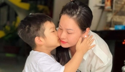 Nhật Kim Anh gặp lại con trai, nắm chặt bàn tay và dành những lời khiến ai đọc cũng chỉ biết rưng rưng 