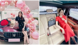 Hương Giang thả dáng trăm kiểu bên trong siêu xe Matt Liu tặng