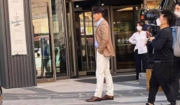 Không thể tin được, hóa ra đây chính là ngoại hình ngoài đời thật của tài tử Hyun Bin