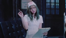 Ngoài Black Pink, những sao Hàn này từng gây phẫn nộ với tạo hình quá đà của nữ y tá