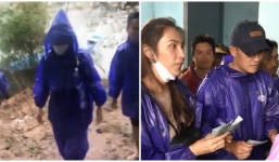 Sát giờ bão đổ bộ, Thủy Tiên - Công Vinh vẫn dầm mưa từ thiện, cẩn thận trao tiền cứu trợ đến bà con