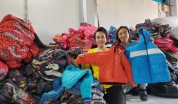 Vợ chồng Việt Hương mua kho đồ mới để từ thiện, nguyện ăn chay 1 tháng vì miền Trung