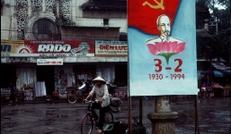 Bồi hồi nhớ lại Tết Hà Nội năm 1994 thông qua bức ảnh của nhiếp ảnh gia người Pháp