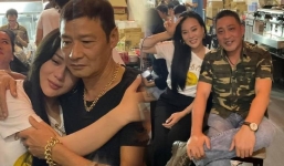 Hương vị tình thân tập cuối khiến dàn diễn viên òa khóc, Mạnh Trường - Phương Oanh có chung hành động