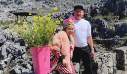 Mặc cho thị phi Vy Oanh vẫn 'vượt mặt' dàn sao Việt, cùng chồng đại gia làm điều vô cùng đặc biệt