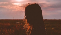 1001 status buồn về tình yêu giúp bạn giãi bày tâm trạng, nói hết tiếng lòng khi yêu