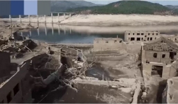 Bí ẩn ngôi làng ma trỗi dậy sau 3 thập kỷ 'ngủ yên' trong biển nước