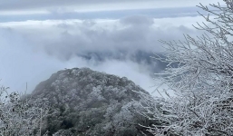 Chiều tối nay không khí lạnh cực mạnh về Hà Nội gây mưa lốc sét, nhiệt độ giảm đột ngột 