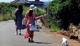 Giấu đầu hở đuôi, Son Ye Jin và Hyun Bin lộ khoảnh khắc đi du lịch trước hôn lễ