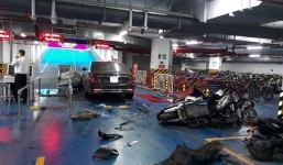 'Xế sang chủ tịch' Mercedes Maybach 'khoắng' loạt xe máy trong hầm khiến 1 người bị thương