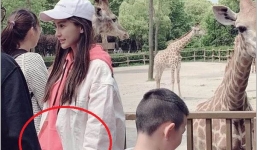 Angelababy một mình đi du lịch, dân mạng phát hiện điều bất thường