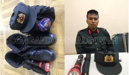 Thanh niên giả làm cảnh sát cơ động, yêu cầu dừng xe, kiểm tra như thật chỉ để… ra oai với bạn gái