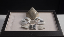 Khẩu trang 34 tỷ 'chói mắt' nhất thế giới đã ‘ra lò’, bí mật nhân đạo đằng sau mới thực bất ngờ