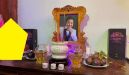 NS Hoài Linh đặt di ảnh cố NS Chí Tài tại đền thờ Tổ 100 tỷ, còn tinh ý đặt 1 vật đặc biệt bên cạnh 