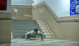 Lạnh dưới 10 độ C nhưng dân Hà Nội vẫn rủ nhau ‘trốn’ xuống… hầm tập thể dục