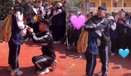 Học sinh cấp 3 cầu hôn ngay giữa sân trường: Người khen ngợi, người chỉ trích