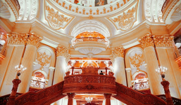 Lâu đài 400 tỷ ở Ninh Bình: 'Choáng' từ trong ra ngoài đều… dát vàng, riêng cổng có giá 40 tỷ