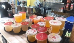 400 phần đồ uống tiếp sức cán bộ chống dịch của vợ chồng Hải Dương: Ấm lòng mùa dịch