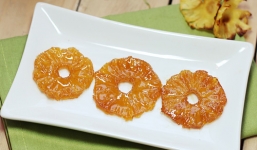 Cách làm mứt dứa dẻo thơm ngon tiếp đãi khách đặc biệt trong ngày đầu năm mới