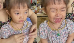 Con gái Lê Dương Bảo Lâm mới 4 tuổi đã áp lực vì đeo quá nhiều vàng