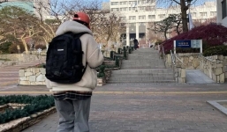 Đại học Hàn Quốc chiêu mộ sinh viên bằng iPhone, AirPods thưởng nóng