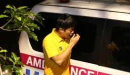 HLV Hàn Quốc bật khóc, luống cuống khi thấy cầu thủ Hùng Dũng chấn thương