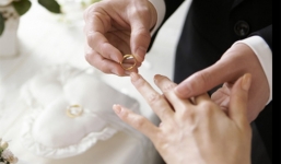 Chàng trai 'bất chấp' xin cưới tới 3 lần chì vì 2 gia đình không cùng 'đẳng cấp'