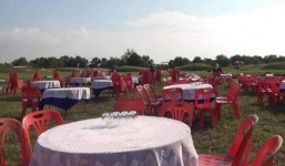 Gia đình ‘chơi sang’ cúng 36 mâm báo hiếu ngay tại nghĩa trang nhận về cái kết ‘lạ’