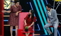 Lại xuất hiện nữ chính show hẹn hò ủng hộ bạn trai ‘tòm tem’ bên ngoài