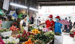 Khôi phục lại chợ truyền thống tại TP.HCM, ưu tiên vacxin cho tiểu thương