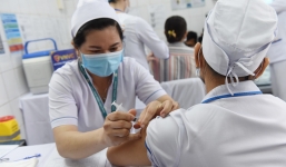 Hướng dẫn tự theo dõi sức khỏe sau khi tiêm vaccine phòng Covid-19