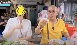 Đi ăn chung, thấy nữ thư ký lấy tay che áo khoét cổ, ‘ông trùm’ Điền Quân hành xử gây tranh cãi