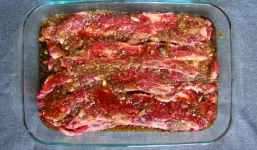 Ướp thịt với 3 loại gia vị này là sai bét, tưởng làm mềm mà lại hóa khô, dai, mất chất