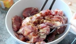 Nấu thịt lợn nhớ né 3 loại gia vị này, tưởng thơm ngon nhưng khiến thịt tanh, khô dai