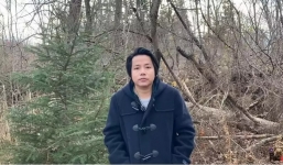 Khoa Pug ‘bỏ chạy’ về nước hậu lùm xùm đồng coin, bị Johnny Đặng đe dọa?