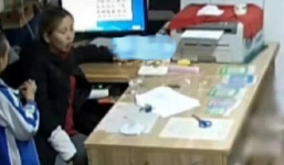 Mẹ ‘quen miệng’ mắng con trai khi lười học, câu ‘cãi trả’ uất ức khiến PH ‘đứng hình’