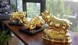 Đồng hồ điểm Giao thừa 2022, lén để thứ này vào ví tiền giúp tài lộc vào như thác đổ