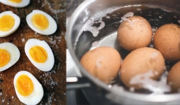 Luộc trứng bằng nước lạnh hay nước sôi? Thêm 1 loại gia vị vỏ sẽ dễ bóc cực kì