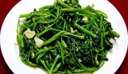 2 cách xào rau muống tỏi kiểu mới, ăn vừa giòn ngon, lạ vị lại vừa phòng chống Covid-19