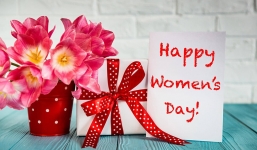  24 Lời chúc 8/3 dành cho vợ, mẹ, người yêu, đồng nghiệp: Khỏi ‘vắt óc’ nghĩ nói thế nào